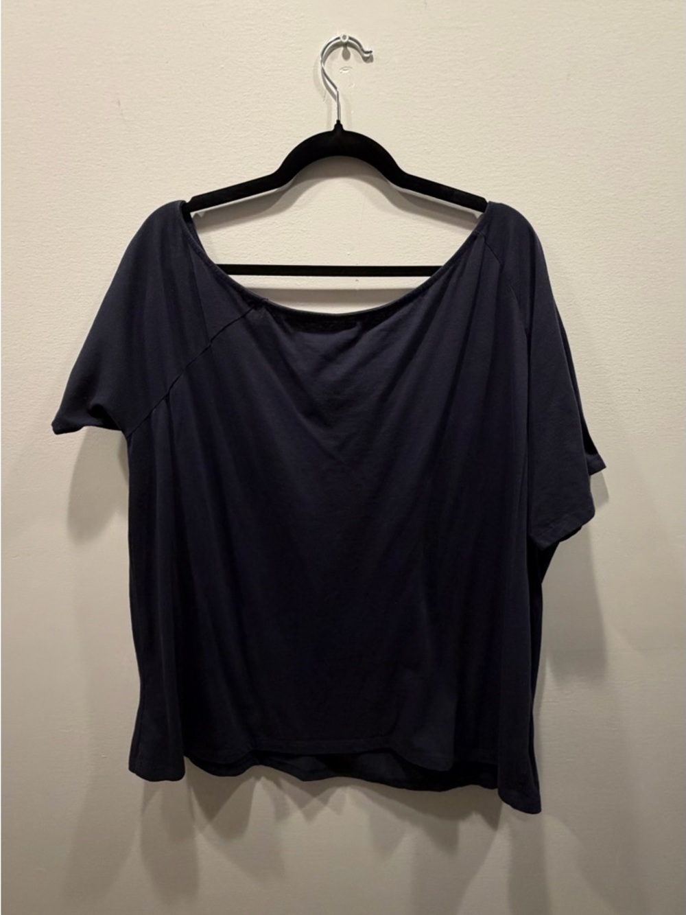 Torrid- NY Yankees Off-Shoulder Heart Logo Tee - Navy - Picture 3 of 5